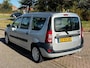 Dacia Logan MCV 1.6 Ambiance 7 Persoons Stuurbekrachtiging Audio-CD/MP3 Colorpakket Getint glas ABS 54005 km's incl. Nap! Nw Apk!