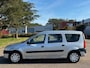 Dacia Logan MCV 1.6 Ambiance 7 Persoons Stuurbekrachtiging Audio-CD/MP3 Colorpakket Getint glas ABS 54005 km's incl. Nap! Nw Apk!