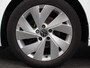 Volkswagen Golf 1.5 TSI 150pk Style Volkswagen Golf 1.5 eTSI 150pk Style | Navigatie | Climate Control | DAB | Digitale Cockpit | Keyless Start | Lichtmetalen velgen 17" | Parkeer Sensoren | Stoelverwarming