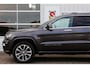 Jeep Grand Cherokee 3.6 286PK 4WD Aut.*Perfect Onderh.*Incl. BTW*Luchtvering/ACC/Pano/Stoelverw.V+A/Stuurverw./Stoelkoeling/H&K/Keyless Entry+Go/Elek. Klep/LED/DAB/Camera/Parkeersens.V+A/20 inch LM/VOL*