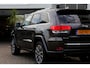 Jeep Grand Cherokee 3.6 286PK 4WD Aut.*Perfect Onderh.*Incl. BTW*Luchtvering/ACC/Pano/Stoelverw.V+A/Stuurverw./Stoelkoeling/H&K/Keyless Entry+Go/Elek. Klep/LED/DAB/Camera/Parkeersens.V+A/20 inch LM/VOL*