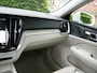 Volvo V60 2.0i T5 Inscription Aut8 I NL-Auto I 100% dealer I Pano I Harman