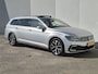 Volkswagen Passat Variant 1.4 TSI PHEV GTE Business Automaat / Leder-pakket / Glazen schuif- en kanteldak / Trekgewicht 1600 kg / Apple Carplay Android Auto / Rondomzicht camera / Adaptief CC / Stoelverwarming / Dynaudio soundsysteem /