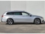Volkswagen Passat Variant 1.4 TSI PHEV GTE Business Automaat / Leder-pakket / Glazen schuif- en kanteldak / Trekgewicht 1600 kg / Apple Carplay Android Auto / Rondomzicht camera / Adaptief CC / Stoelverwarming / Dynaudio soundsysteem /