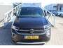 Volkswagen T-Cross 1.0 TSI 2x R-Line 2x R-Line Automaat/Navigatie/Virtual cockpit/Adaptive cruise control/Achteruitrijcamera/Parkeersensoren rondom/Apple carplay/Stoelverwarming/Climate control/IQ light/DAB/Draadloze telefoonlader.