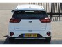 Kia Niro 1.6 GDi Hybrid DynamicLine Automaat/Navigatie/Adaptive cruise control/Apple carplay/Achteruitrijcamera/Parkeersensoren/Climate control/Lane assist/DAB.