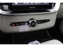 Volvo XC90 T8 Plug-in hybrid Ultra Dark | FACELIFT | Bowers&Wilkins | Massage+Ventilatie | Trekhaak | 22 Inch | Panoramadak | Head-Up | 360 Camera