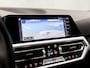 BMW 3-Serie 330e Sportline 293Pk Automaat (APPLE CARPLAY, GROOT NAVI, ZWART HEMEL, DEALER ONDERHOUDEN, SFEERVERLICHTING, LEDER, SPORTSTOELEN, CAMERA, GETINT GLAS, STOELVERWARMING, NIEUWSTAAT)