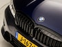 BMW 3-Serie 330e Sportline 293Pk Automaat (APPLE CARPLAY, GROOT NAVI, ZWART HEMEL, DEALER ONDERHOUDEN, SFEERVERLICHTING, LEDER, SPORTSTOELEN, CAMERA, GETINT GLAS, STOELVERWARMING, NIEUWSTAAT)