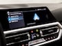 BMW 3-Serie 330e Sportline 293Pk Automaat (APPLE CARPLAY, GROOT NAVI, ZWART HEMEL, DEALER ONDERHOUDEN, SFEERVERLICHTING, LEDER, SPORTSTOELEN, CAMERA, GETINT GLAS, STOELVERWARMING, NIEUWSTAAT)