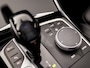 BMW 3-Serie 330e Sportline 293Pk Automaat (APPLE CARPLAY, GROOT NAVI, ZWART HEMEL, DEALER ONDERHOUDEN, SFEERVERLICHTING, LEDER, SPORTSTOELEN, CAMERA, GETINT GLAS, STOELVERWARMING, NIEUWSTAAT)