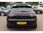 Porsche Macan 2.0 / Panoramadak / Camera / Luchtvering / 21'' / Sportchrono + Design / Bose / Dodehoek / Apple CarPlay / Stoel+Stuurverwarming / Luxe Leder / Stoelverwarming / ACC