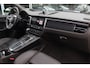 Porsche Macan 2.0 / Panoramadak / Camera / Luchtvering / 21'' / Sportchrono + Design / Bose / Dodehoek / Apple CarPlay / Stoel+Stuurverwarming / Luxe Leder / Stoelverwarming / ACC