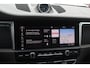 Porsche Macan 2.0 / Panoramadak / Camera / Luchtvering / 21'' / Sportchrono + Design / Bose / Dodehoek / Apple CarPlay / Stoel+Stuurverwarming / Luxe Leder / Stoelverwarming / ACC