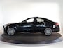 Mercedes-Benz C-klasse 300e Business Solution AMG | Panoramaschuifdak | Nightpakket | Digital Light | 19" LM velgen | Dodehoekassistent | 360° camera | Stoelverwarming | Sfeerverlichting |