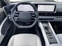 Hyundai Ioniq 6 Lounge 77.4 kWh Automaat / Origineel NL Auto / tot 03-2029 Fabrieksgarantie / 8 jaar Batterijgarantie / WLTP bereik 545 km / Stoelventilatie / Stuur-, stoel- & achterbankverwarming / Cam 360° / Navi / HUD / 20" LM wielen /