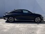Hyundai Ioniq 6 Lounge 77.4 kWh Automaat / Origineel NL Auto / tot 03-2029 Fabrieksgarantie / 8 jaar Batterijgarantie / WLTP bereik 545 km / Stoelventilatie / Stuur-, stoel- & achterbankverwarming / Cam 360° / Navi / HUD / 20" LM wielen /