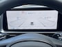 Hyundai Ioniq 6 Lounge 77.4 kWh Automaat / Origineel NL Auto / tot 03-2029 Fabrieksgarantie / 8 jaar Batterijgarantie / WLTP bereik 545 km / Stoelventilatie / Stuur-, stoel- & achterbankverwarming / Cam 360° / Navi / HUD / 20" LM wielen /