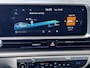 Hyundai Ioniq 6 Lounge 77.4 kWh Automaat / Origineel NL Auto / tot 03-2029 Fabrieksgarantie / 8 jaar Batterijgarantie / WLTP bereik 545 km / Stoelventilatie / Stuur-, stoel- & achterbankverwarming / Cam 360° / Navi / HUD / 20" LM wielen /