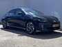 Hyundai Ioniq 6 Lounge 77.4 kWh Automaat / Origineel NL Auto / tot 03-2029 Fabrieksgarantie / 8 jaar Batterijgarantie / WLTP bereik 545 km / Stoelventilatie / Stuur-, stoel- & achterbankverwarming / Cam 360° / Navi / HUD / 20" LM wielen /