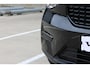 Volvo XC40 B4 Automaat Plus Black Edition | Panoramadak met schuif-/kantelfunctie | Elektrisch verstelbare en verwarmbare voorstoelen | Stuurverwarming | Premium audio by Harman Kardon |  360° Parkeercamera |  Microtech/Nubuck Bekleding | 20 inch lichtmetalen Velgen | Keyless | Elektrische Achterklep | Volvo UX Infotainment | Adaptieve Cruise Control