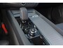 Volvo XC60 T6 Recharge AWD Plus Dark - Panorama/schuifdak - IntelliSafe Assist & Surround - 360º Camera - Verwarmde voorstoelen, stuur & achterbank - Parkeersensoren voor & achter - Elektr. bedienb. voorstoelen met geheugen - Draadloze tel. lader - Elektr. inklapbare trekhaak - 19' LMV