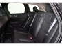 Volvo XC60 T6 Recharge AWD Plus Dark - Panorama/schuifdak - IntelliSafe Assist & Surround - 360º Camera - Verwarmde voorstoelen, stuur & achterbank - Parkeersensoren voor & achter - Elektr. bedienb. voorstoelen met geheugen - Draadloze tel. lader - Elektr. inklapbare trekhaak - 19' LMV