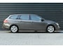 Peugeot 308 SW 1.2 PURETECH 110PK BLUE LEASE / NAVI / AIRCO / LED / PDC / TREKHAAK / BLUETOOTH / CRUISECONTROL / SCHITTERENDE STAAT !!