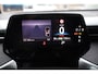 Volkswagen ID. Buzz Pro Bulli 86 kWh LWB 7p. 268PK / 210kW Warmtepomp, LED Matrix IQ.Light, rondomzicht camera, voorstoelen verwarmbaar met massagefunctie, Apple Carplay & Android Auto, achteruitrijcamera, elektrische schuifdeur links + rechts, Keyless Entry, dynamische grootlichtassistent, Parkeerassistent (Park Assist Pro), navigatie, 2-zone climatronic, 19'' LMV 'Tilburg'