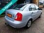 Hyundai Accent 1.4i Dynamic 97pk Sedan Airco Trekhaak 1100kg. 1e eigenaar