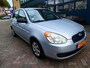 Hyundai Accent 1.4i Dynamic 97pk Sedan Airco Trekhaak 1100kg. 1e eigenaar