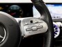 Mercedes-Benz A-klasse 180 AMG Sport Automaat (SCHUIFDAK, APPLE CARPLAY, SFEERVERLICHTING, BURMESTER, KEYLESS, LEDER/ALCANTARA, CAMERA, SPORTSTOELEN, STOELVERWARMING, WIDESCREEN, GETINT GLAS, NIEUWSTAAT)
