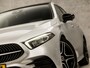 Mercedes-Benz A-klasse 180 AMG Sport Automaat (SCHUIFDAK, APPLE CARPLAY, SFEERVERLICHTING, BURMESTER, KEYLESS, LEDER/ALCANTARA, CAMERA, SPORTSTOELEN, STOELVERWARMING, WIDESCREEN, GETINT GLAS, NIEUWSTAAT)