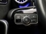 Mercedes-Benz A-klasse 180 AMG Sport Automaat (SCHUIFDAK, APPLE CARPLAY, SFEERVERLICHTING, BURMESTER, KEYLESS, LEDER/ALCANTARA, CAMERA, SPORTSTOELEN, STOELVERWARMING, WIDESCREEN, GETINT GLAS, NIEUWSTAAT)