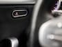 Mercedes-Benz A-klasse 180 AMG Sport Automaat (SCHUIFDAK, APPLE CARPLAY, SFEERVERLICHTING, BURMESTER, KEYLESS, LEDER/ALCANTARA, CAMERA, SPORTSTOELEN, STOELVERWARMING, WIDESCREEN, GETINT GLAS, NIEUWSTAAT)