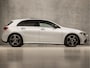 Mercedes-Benz A-klasse 180 AMG Sport Automaat (SCHUIFDAK, APPLE CARPLAY, SFEERVERLICHTING, BURMESTER, KEYLESS, LEDER/ALCANTARA, CAMERA, SPORTSTOELEN, STOELVERWARMING, WIDESCREEN, GETINT GLAS, NIEUWSTAAT)