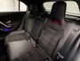 Mercedes-Benz A-klasse 180 AMG Sport Automaat (SCHUIFDAK, APPLE CARPLAY, SFEERVERLICHTING, BURMESTER, KEYLESS, LEDER/ALCANTARA, CAMERA, SPORTSTOELEN, STOELVERWARMING, WIDESCREEN, GETINT GLAS, NIEUWSTAAT)