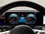 Mercedes-Benz A-klasse 180 AMG Sport Automaat (SCHUIFDAK, APPLE CARPLAY, SFEERVERLICHTING, BURMESTER, KEYLESS, LEDER/ALCANTARA, CAMERA, SPORTSTOELEN, STOELVERWARMING, WIDESCREEN, GETINT GLAS, NIEUWSTAAT)