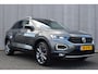 Volkswagen T-Roc 1.5 TSi 150pk Sport LED | Panoramadak | Virtual | Carplay | Trekhaak | 18 Inch LMV