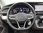 Volkswagen Transporter 2.0 TDI L2H1 204 PK | Airco | Multifunctioneel stuur |  Adaptive cruise control | Apple Carplay | Trekhaak | Dubbele Cabine | Armsteunen | Stoelverwarming | Navigatie | Achteruitrijcamera |