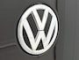 Volkswagen Transporter 2.0 TDI L2H1 204 PK | Airco | Multifunctioneel stuur |  Adaptive cruise control | Apple Carplay | Trekhaak | Dubbele Cabine | Armsteunen | Stoelverwarming | Navigatie | Achteruitrijcamera |