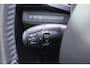 Peugeot 2008 1.2 VTi Allure Pack Premium Plus Automaat. / Nieuwe distr.riem! / Panoramadak / Navigatie / Parkeerhulp achter / 16'' / Getint glas / Bluetooth / Cruise Control