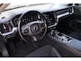 Volvo V60 2.0 T6 Twin Engine AWD Momentum Pro Cruise control | Extra getint glas | 18" lichtmetalen velgen | Adaptieve LED koplampen | Parkeersensoren achter | Parkeercamera | Trekhaak | Elektr. bedienbare achterklep |