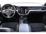 Volvo V60 2.0 T6 Twin Engine AWD Momentum Pro Cruise control | Extra getint glas | 18" lichtmetalen velgen | Adaptieve LED koplampen | Parkeersensoren achter | Parkeercamera | Trekhaak | Elektr. bedienbare achterklep |