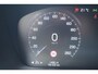 Volvo V60 2.0 T6 Twin Engine AWD Momentum Pro Cruise control | Extra getint glas | 18" lichtmetalen velgen | Adaptieve LED koplampen | Parkeersensoren achter | Parkeercamera | Trekhaak | Elektr. bedienbare achterklep |