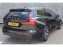 Volvo V60 2.0 T6 Twin Engine AWD Momentum Pro Cruise control | Extra getint glas | 18" lichtmetalen velgen | Adaptieve LED koplampen | Parkeersensoren achter | Parkeercamera | Trekhaak | Elektr. bedienbare achterklep |