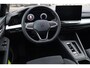 Volkswagen Golf Variant 1.5 eTSI Life Business 116PK / 85kW, DSG, Digitaal instrumentenpaneel, Apple Carplay & Android Auto, navigatie, verwarmbare voorstoelen met massagefunctie, LED koplampen, adaptieve cruise control (acc), parkeersensoren voor en achter (pdc), DAB+, multifunctioneel lederen stuurwiel, sfeerverlichting, 16" 'Norfolk' LMV, elektrisch verstel-, verwarm- en inklapbare buitenspiegels