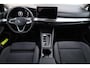 Volkswagen Golf Variant 1.5 eTSI Life Business 116PK / 85kW, DSG, Digitaal instrumentenpaneel, Apple Carplay & Android Auto, navigatie, verwarmbare voorstoelen met massagefunctie, LED koplampen, adaptieve cruise control (acc), parkeersensoren voor en achter (pdc), DAB+, multifunctioneel lederen stuurwiel, sfeerverlichting, 16" 'Norfolk' LMV, elektrisch verstel-, verwarm- en inklapbare buitenspiegels