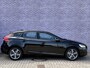 Volvo V40 1.5 T3 Nordic+ | LED | Parkeer sensoren achter | Climate control | Cruise control | Regensensor | Trekhaak | verwarmde voorstoelen |stand kachel | On Call |