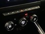 Renault Clio 1.3 TCe 130 EDC Edition One | Navigatie 9,3" | Stoelverwarming | Lichtmetalen velgen 17" | Parkeersensoren voor, achter en achteruitrijcamera